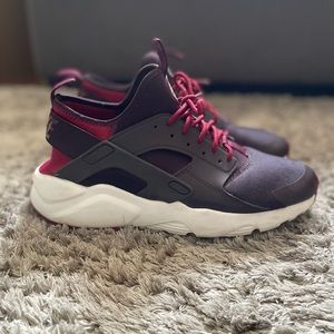 nike huarache port wine & white
